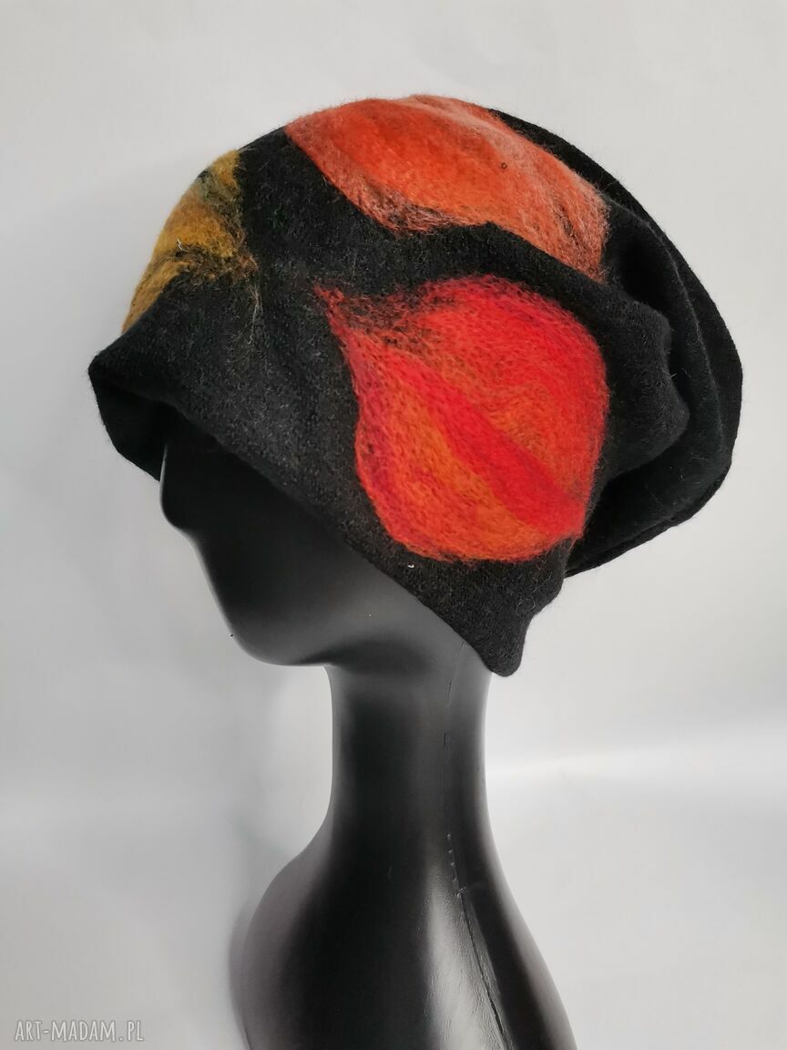Czapka wełniana handmade Frida - czarna filcowana na podszewce, rozmiar uniwersalny