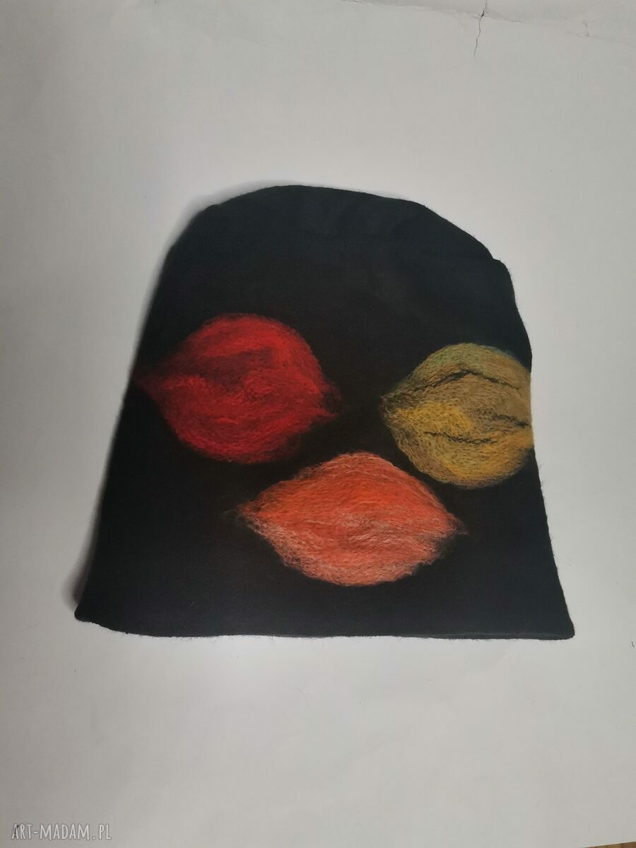 Czapka wełniana filcowana w kwiaty - zimowa, handmade na podszewce (rozmiar uniwersalny)