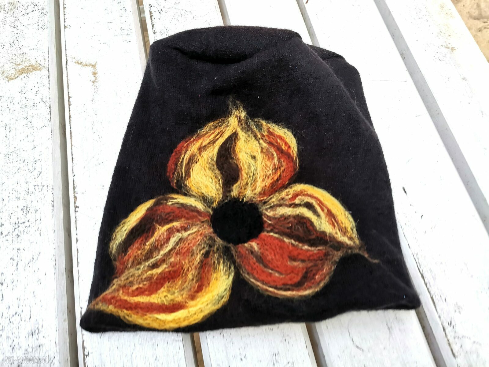 Czarna czapka wełniana handmade - filcowana z merino, na podszewce (rozmiar uniwersalny)