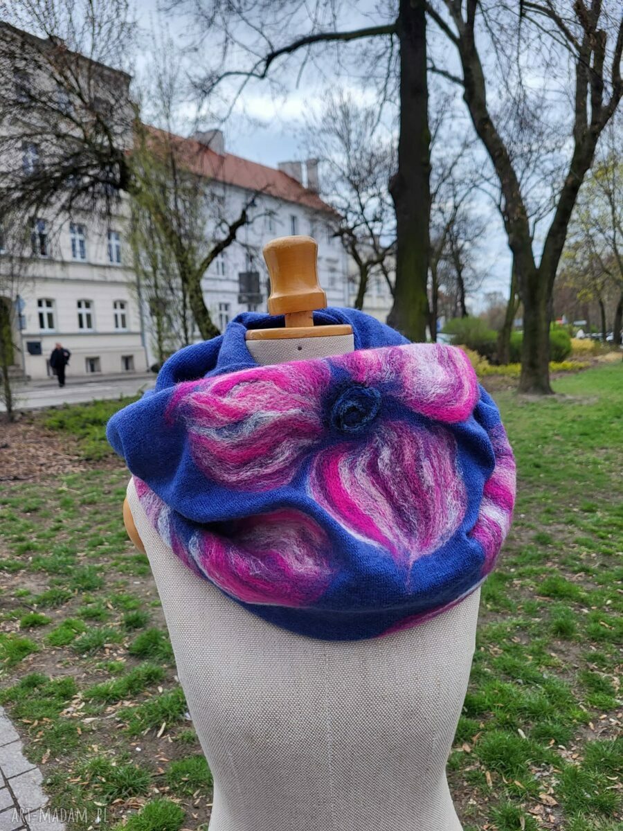 Wełniany granatowy szal - komin tuba filcowany wełną merynosów