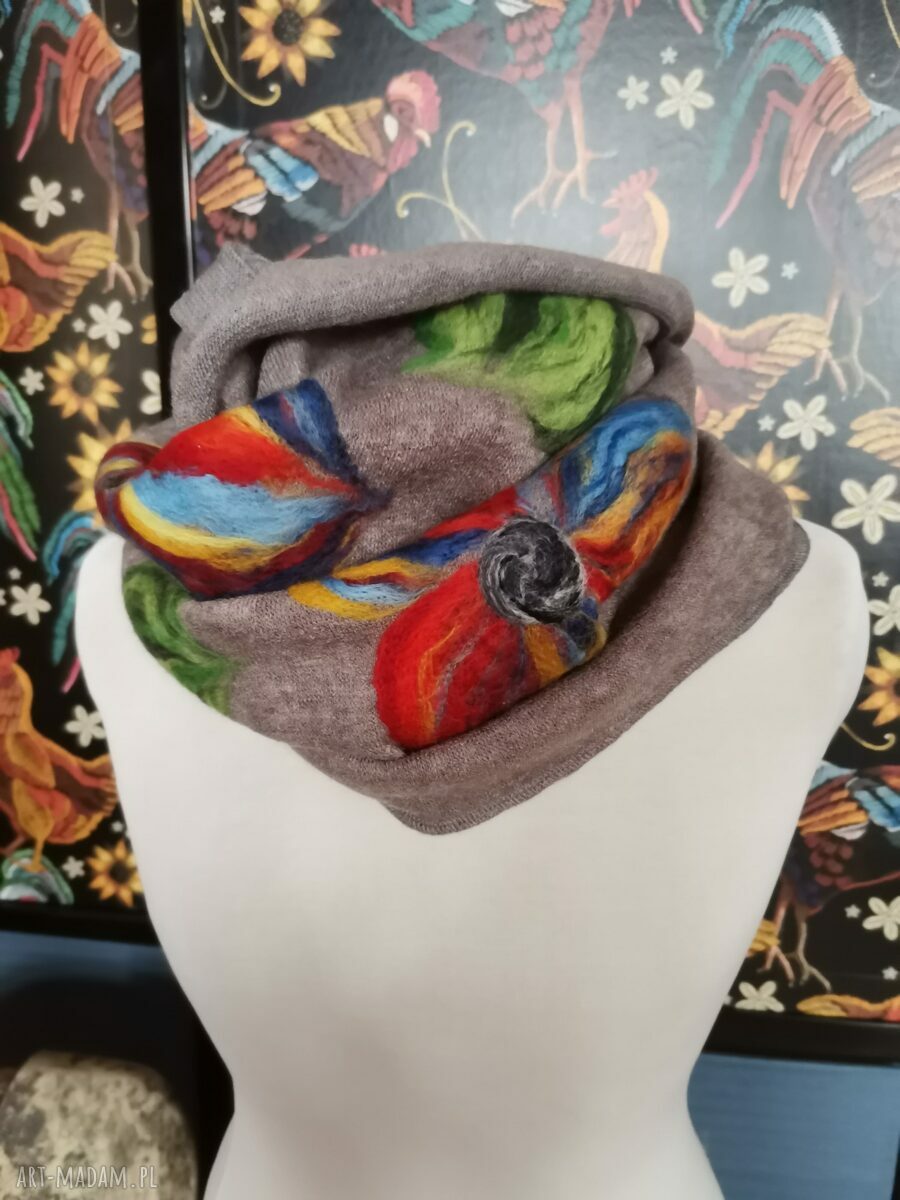 Ciepły komin wełniany z filcowanej wełny merynosów - folkowe kwiaty etno boho (38 x 41 cm)