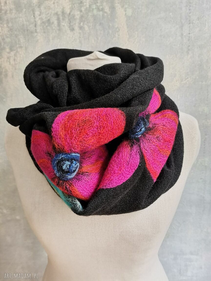 Komin wełniany filcowany z merynosów w stylu boho folk etno