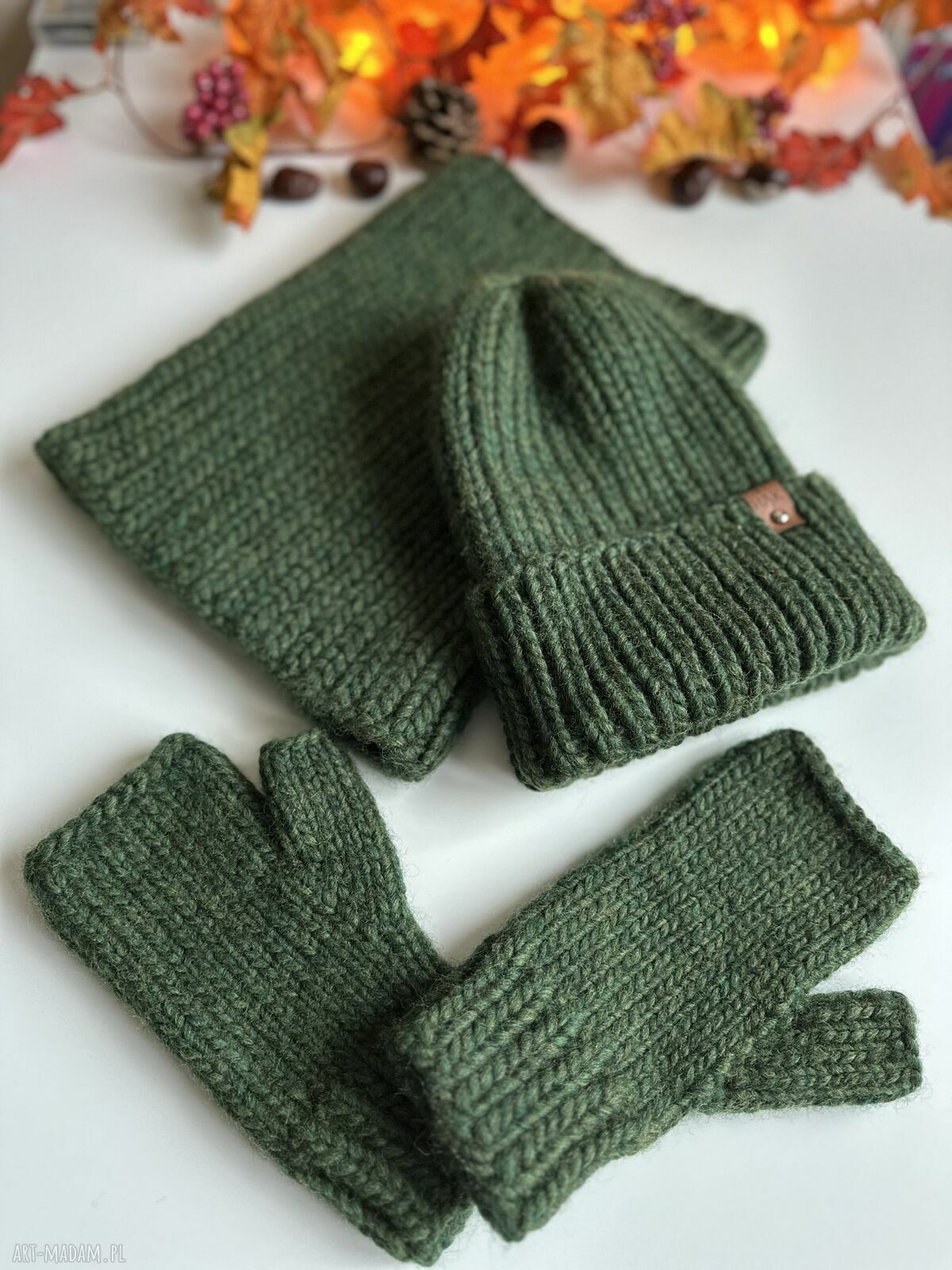 Komplet wełniany: czapka beanie, komin-tuba i mitenki w leśnej zieleni