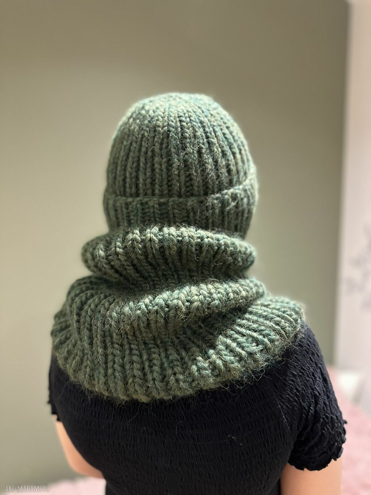 Komplet wełniany: czapka beanie, komin-tuba i mitenki w leśnej zieleni