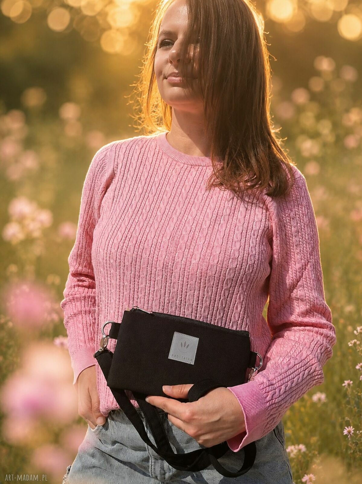Czarna welurowa mini saszetka na telefon