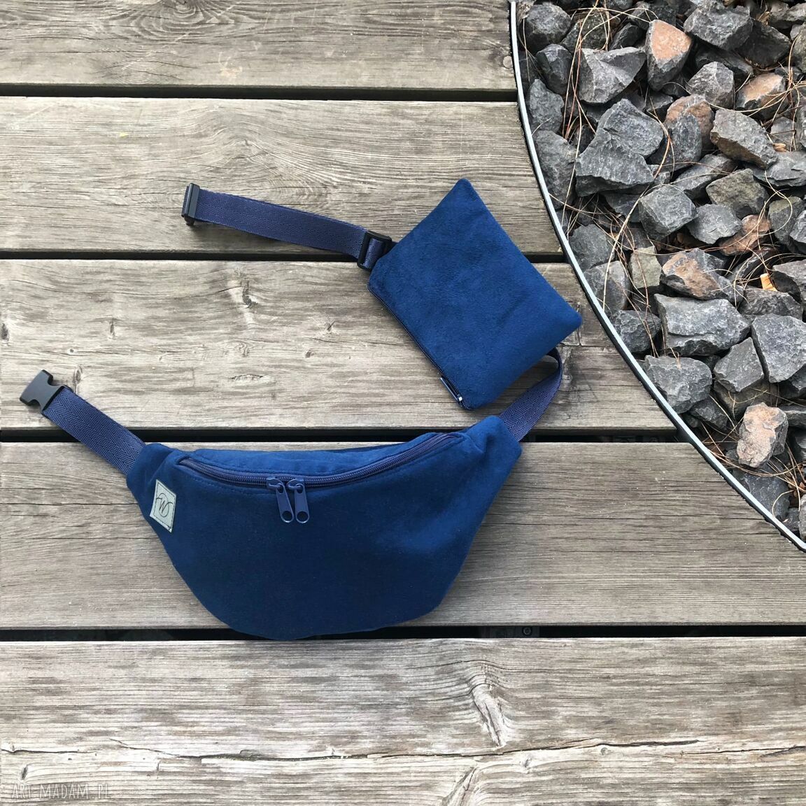 Nerka welurowa granatowa „Głębia” z kosmetyczką - handmade