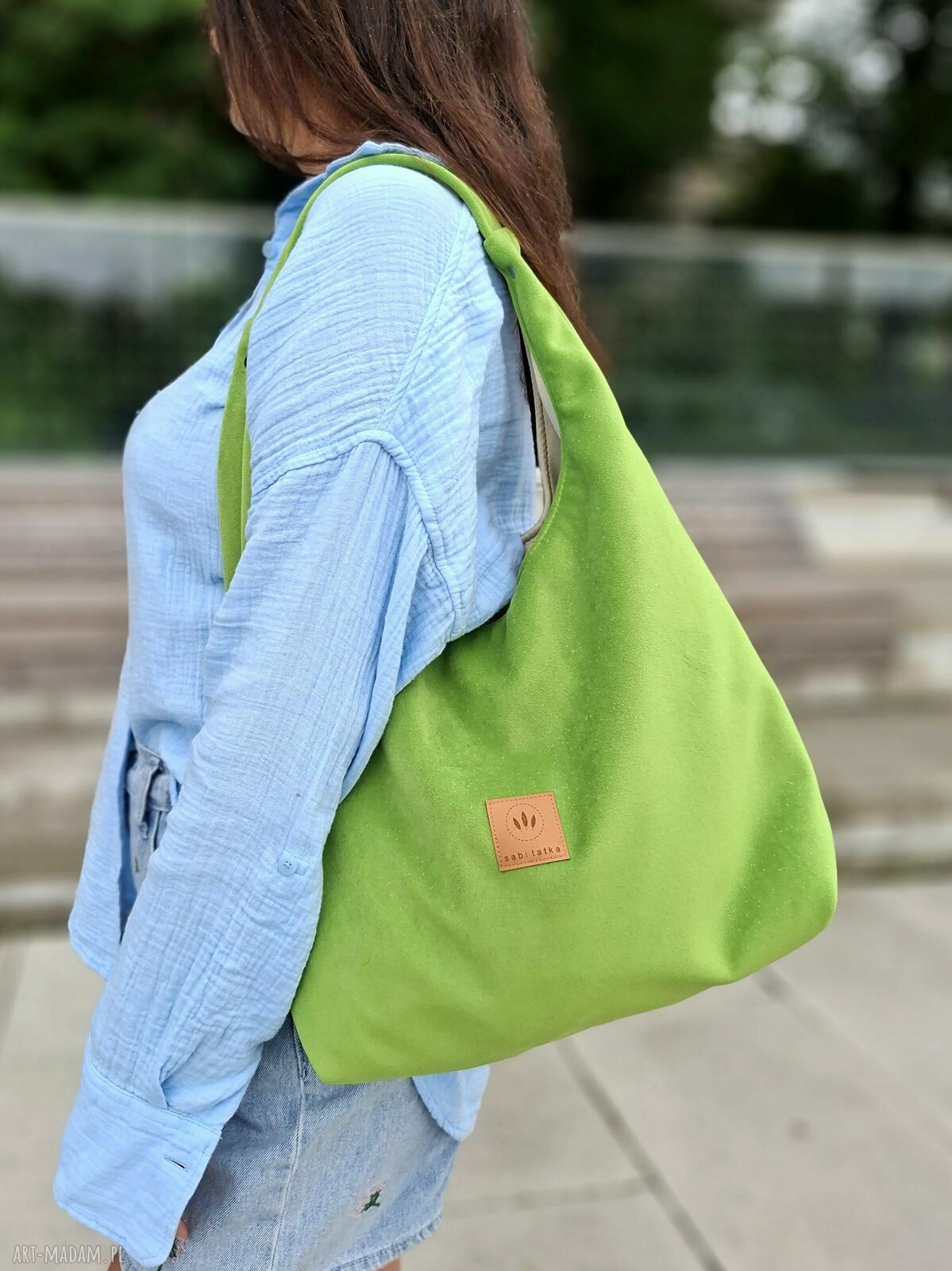 Welurowa torba hobo Bonita - zielone jabłuszko