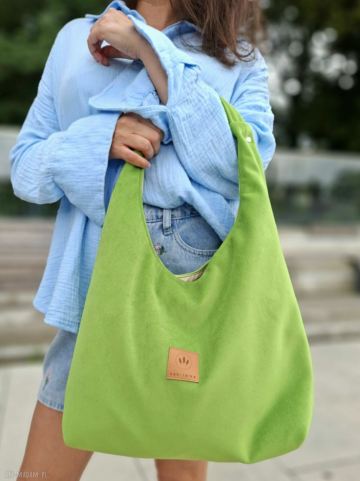 Welurowa torba hobo Bonita - zielone jabłuszko