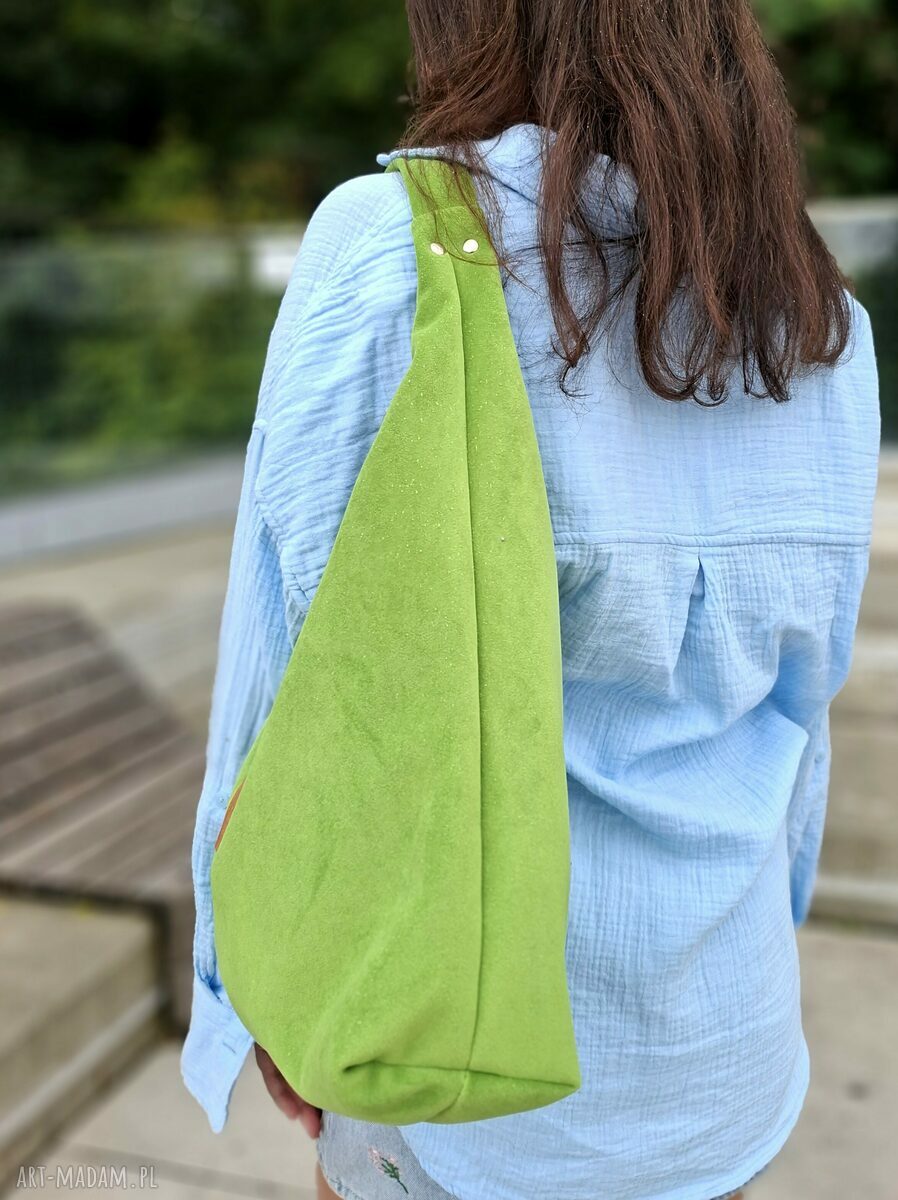 Welurowa torba hobo Bonita - zielone jabłuszko