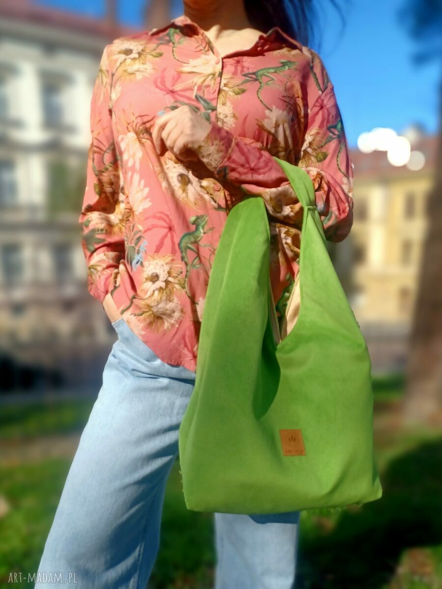 Welurowa torba hobo Bonita - zielone jabłuszko (worek na ramię)