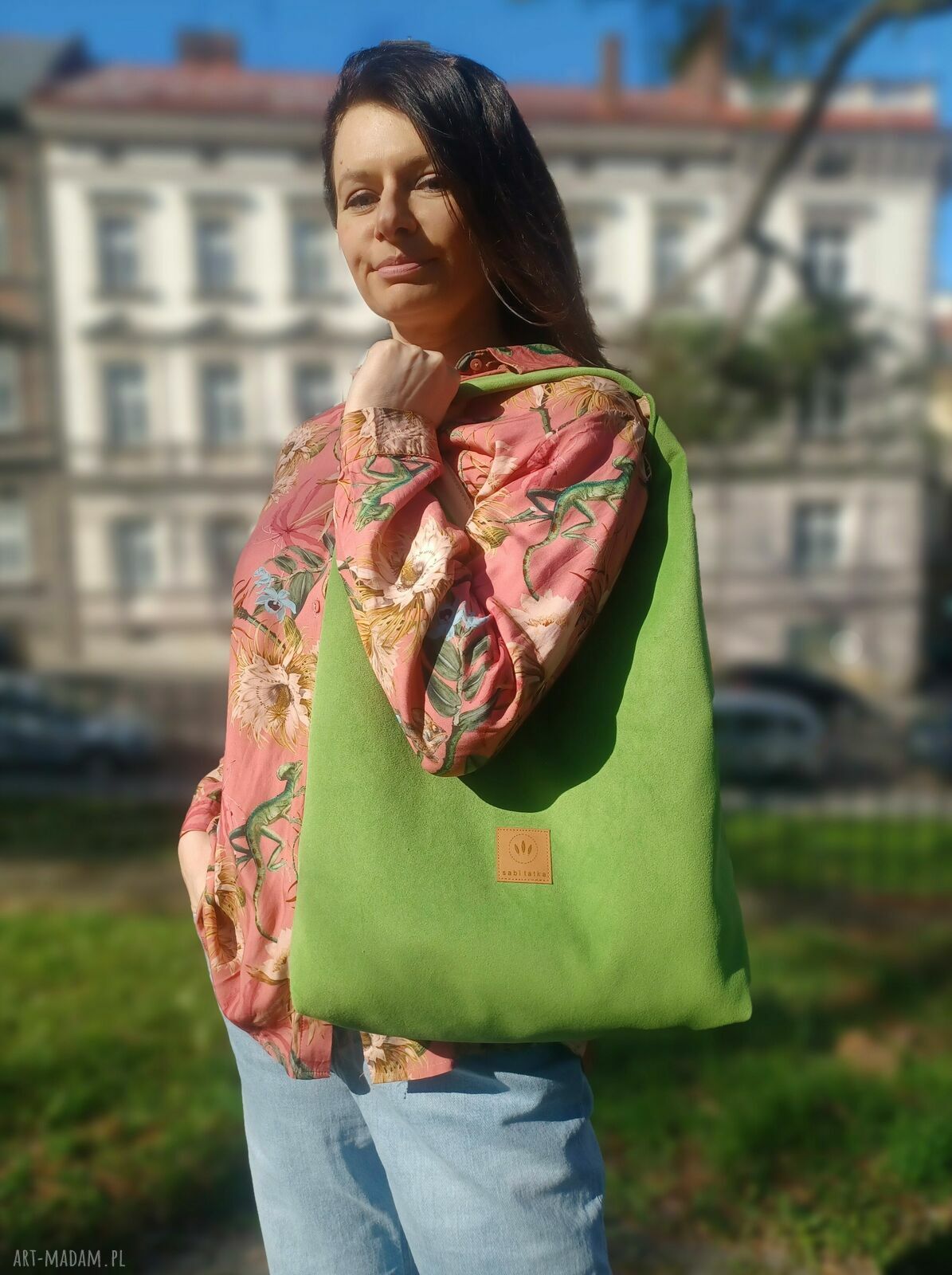 Welurowa torba hobo Bonita - zielone jabłuszko (worek na ramię)