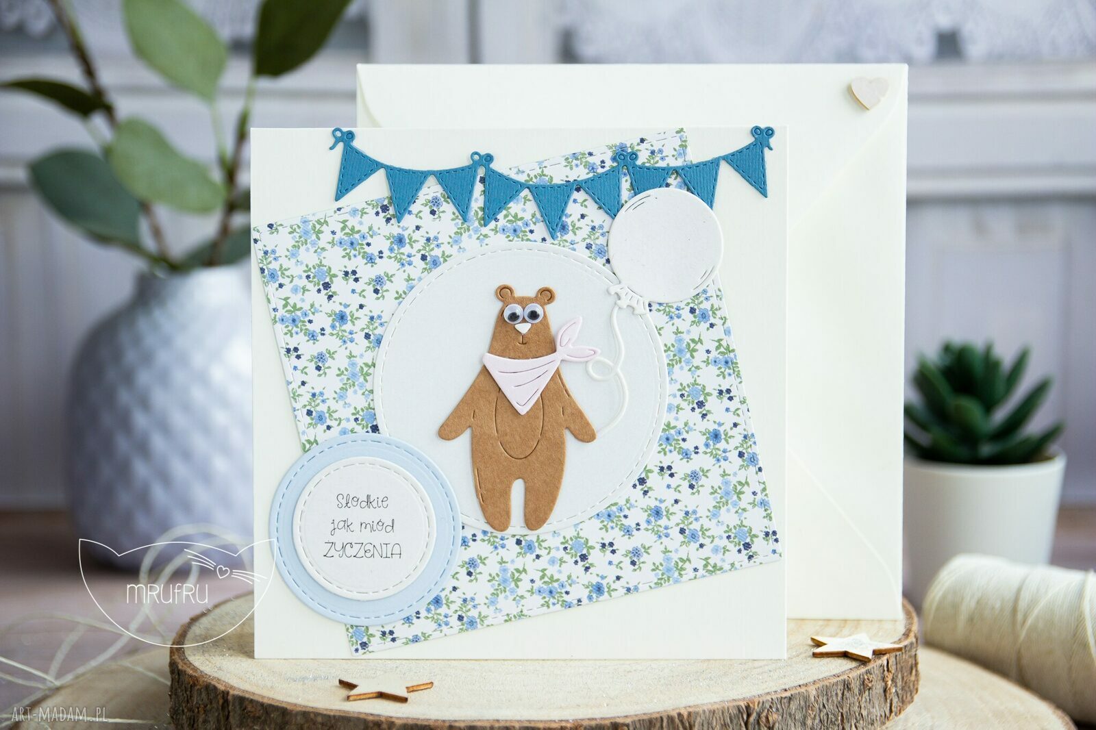 scrapbooking kartki: Wesoła kartka z misiem. Koperta. Personalizacja. Urodziny. Roczek. Hand Made