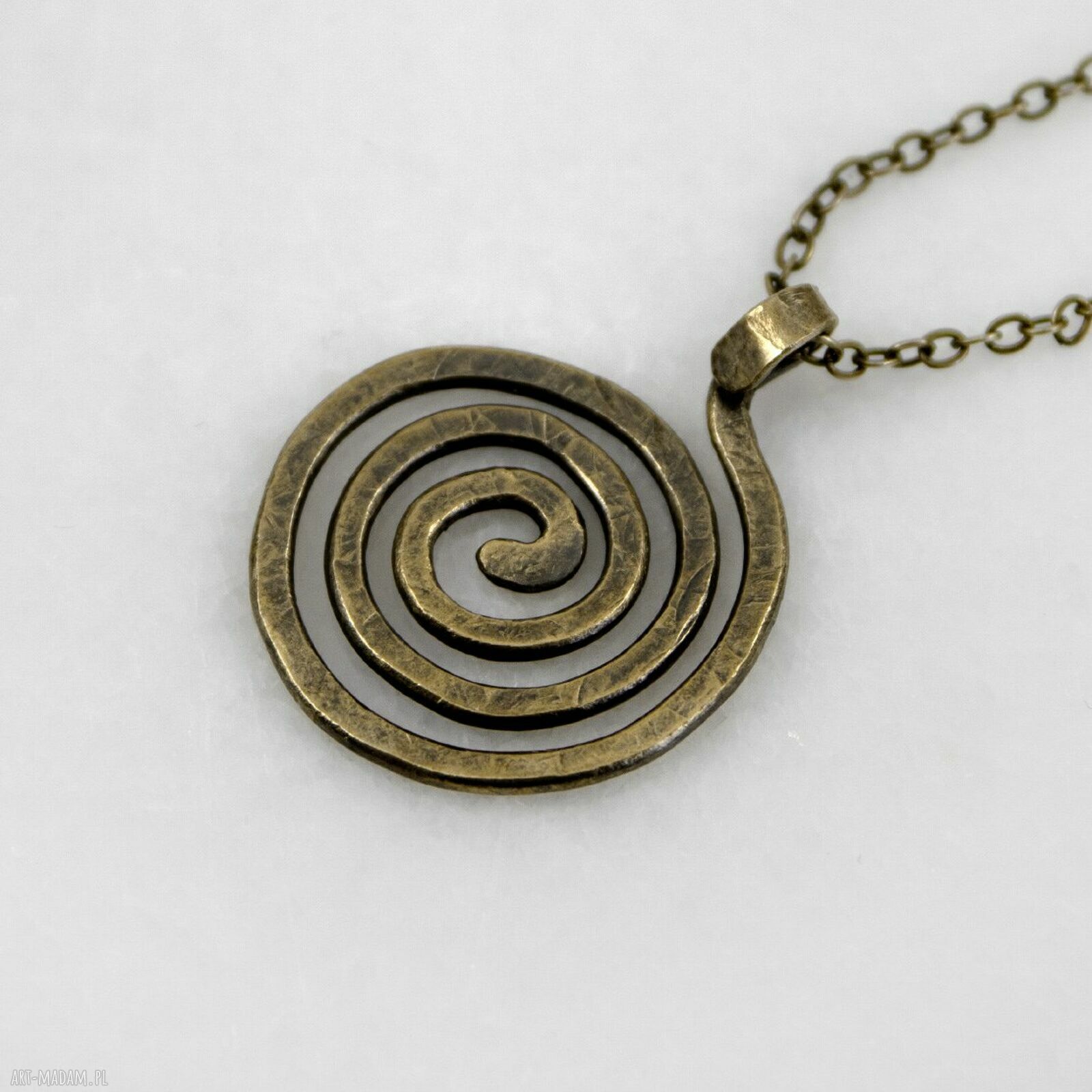Wężowy mosiężny wisior - minimalistyczny naszyjnik amulet słowiański OOAK