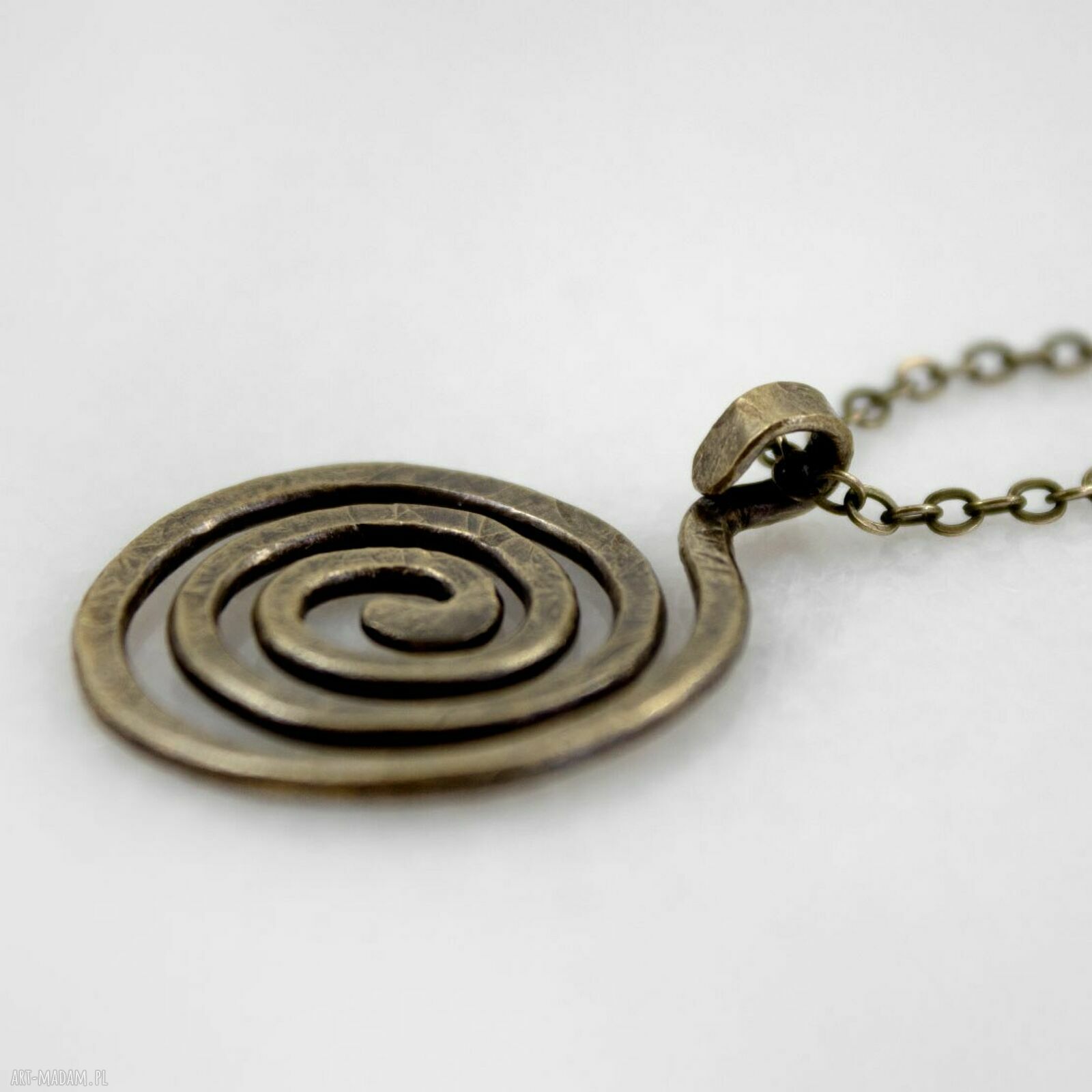 Wężowy mosiężny wisior - minimalistyczny naszyjnik amulet słowiański OOAK
