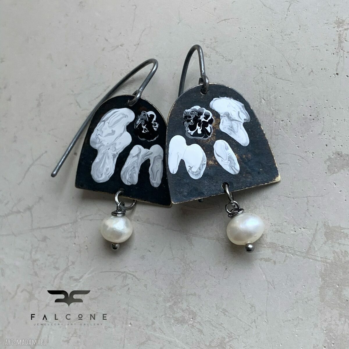 Kolczyki Flower with Pearl - białe i szare kwiaty z perłą