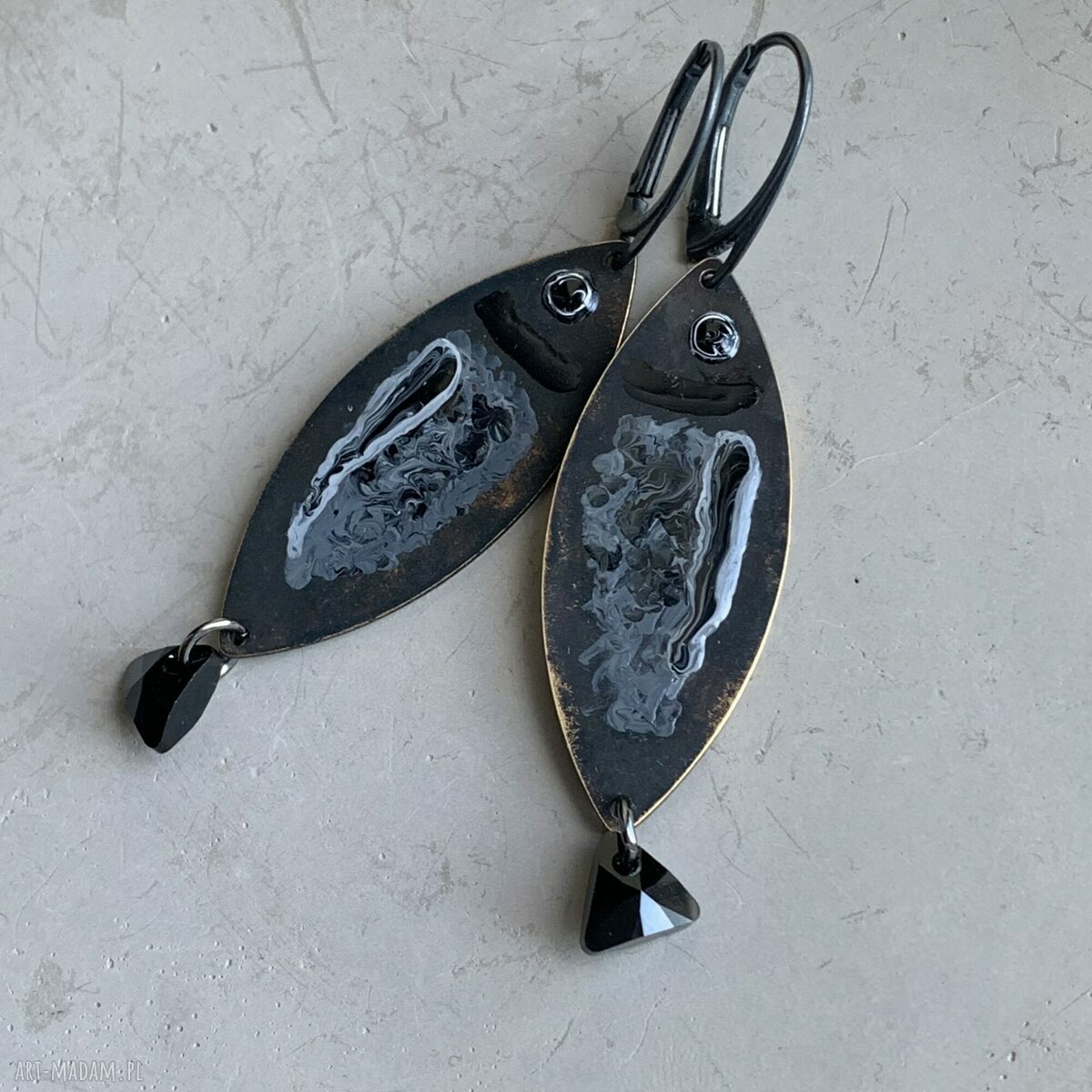 Kolczyki White & Black - Dark Ash Fish