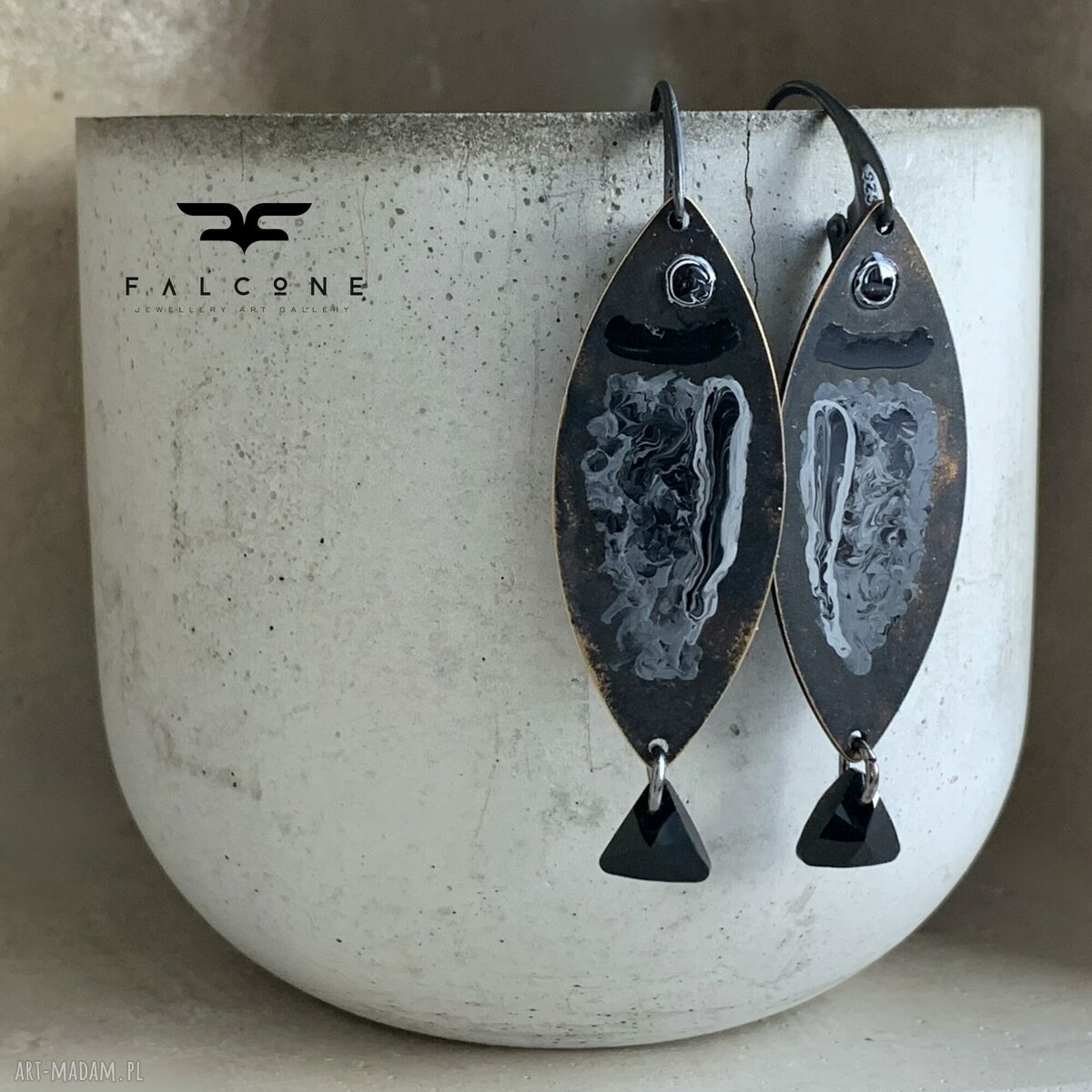 Kolczyki White & Black - Dark Ash Fish