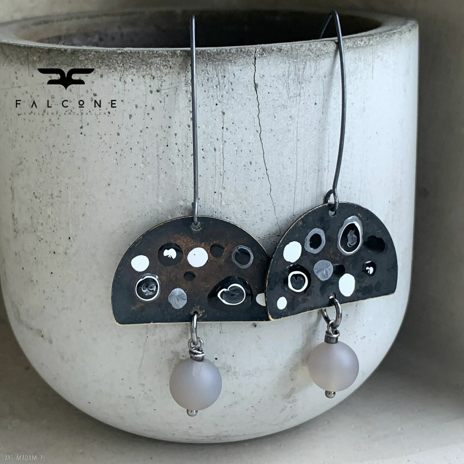 Kolczyki White & Black - kropki z popielatym agatem