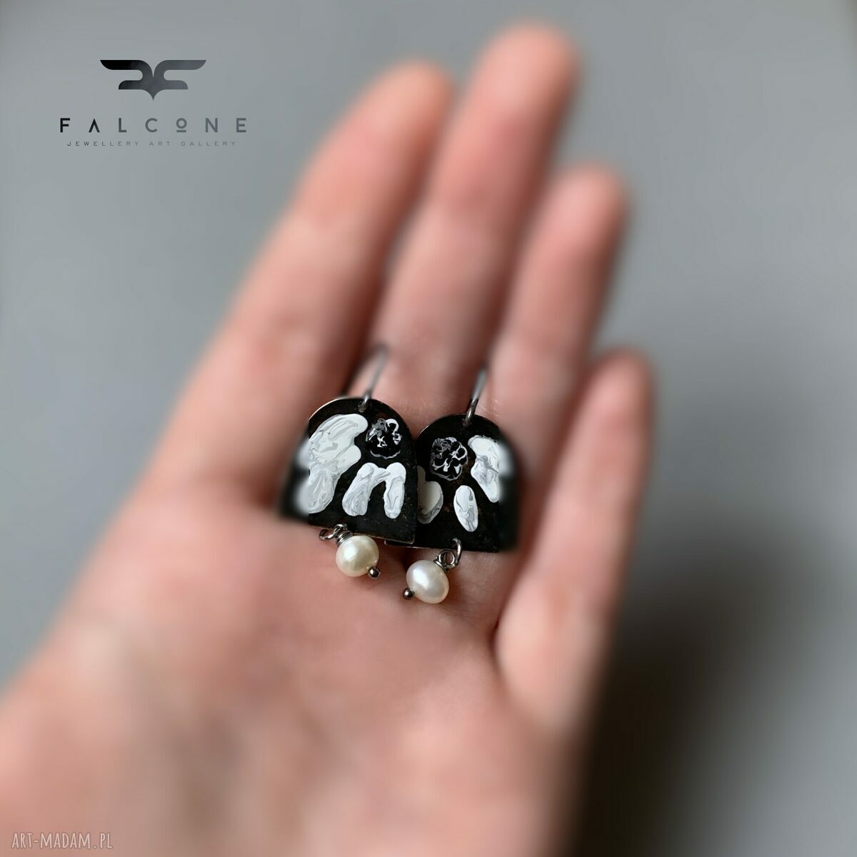 Kolczyki Flower with Pearl - białe i szare kwiaty z perłą