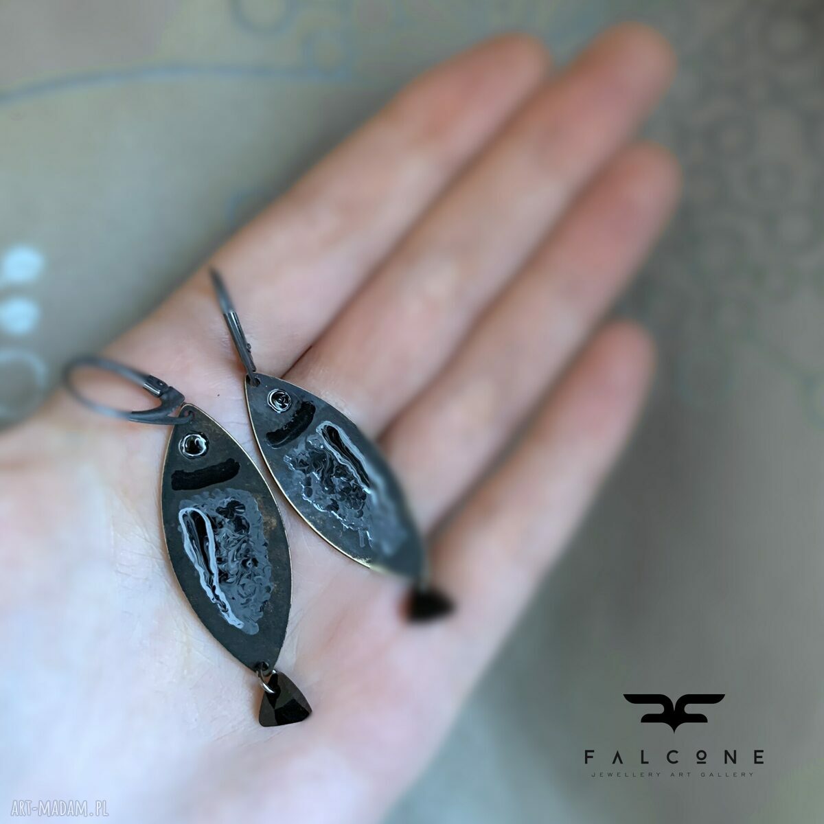 Kolczyki White & Black - Dark Ash Fish