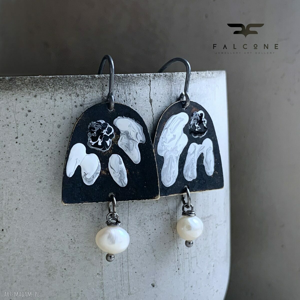Kolczyki Flower with Pearl - białe i szare kwiaty z perłą