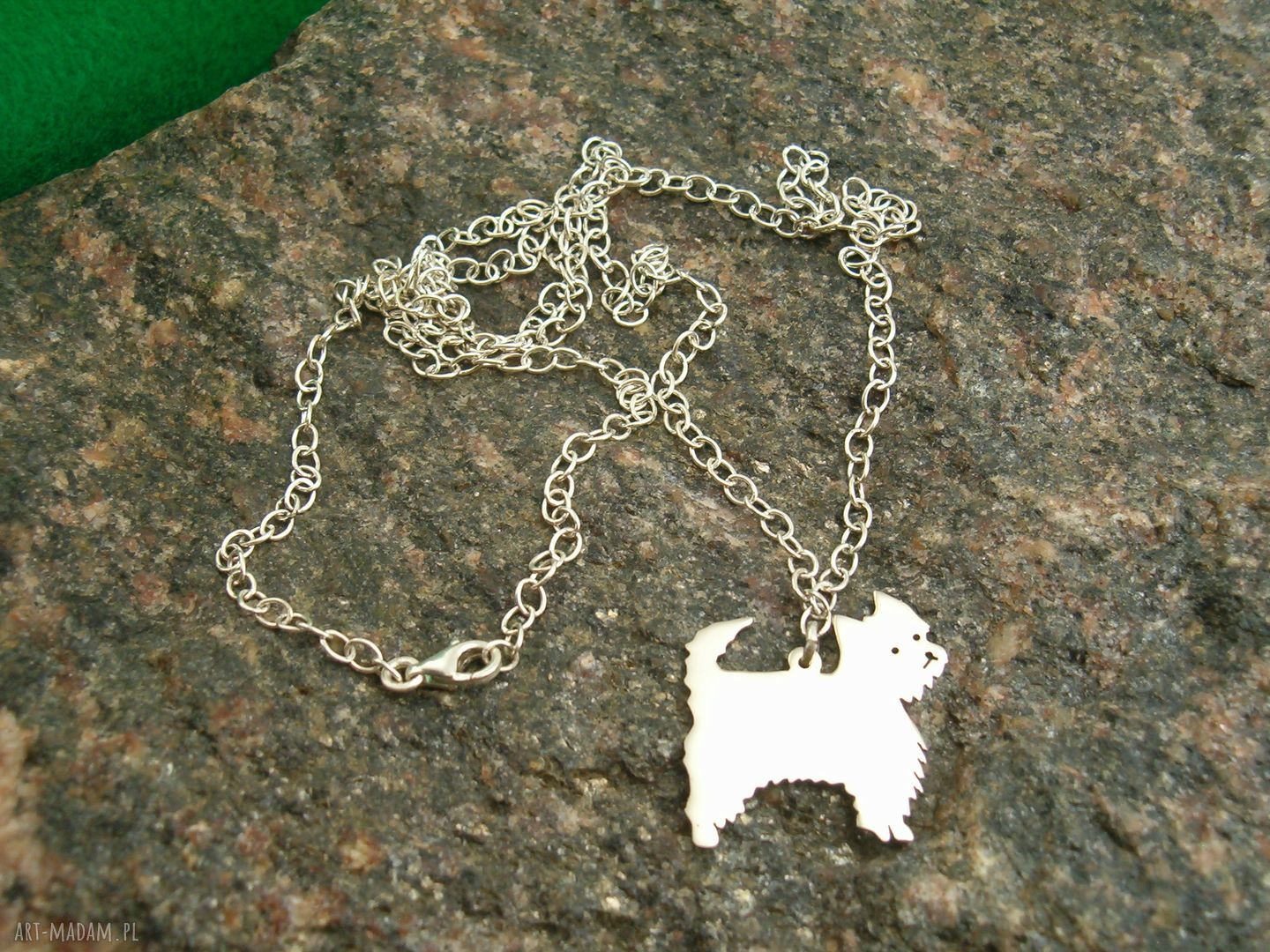 Srebrny naszyjnik White Terrier - rękodzieło 925 z motywem psa (nr 26)