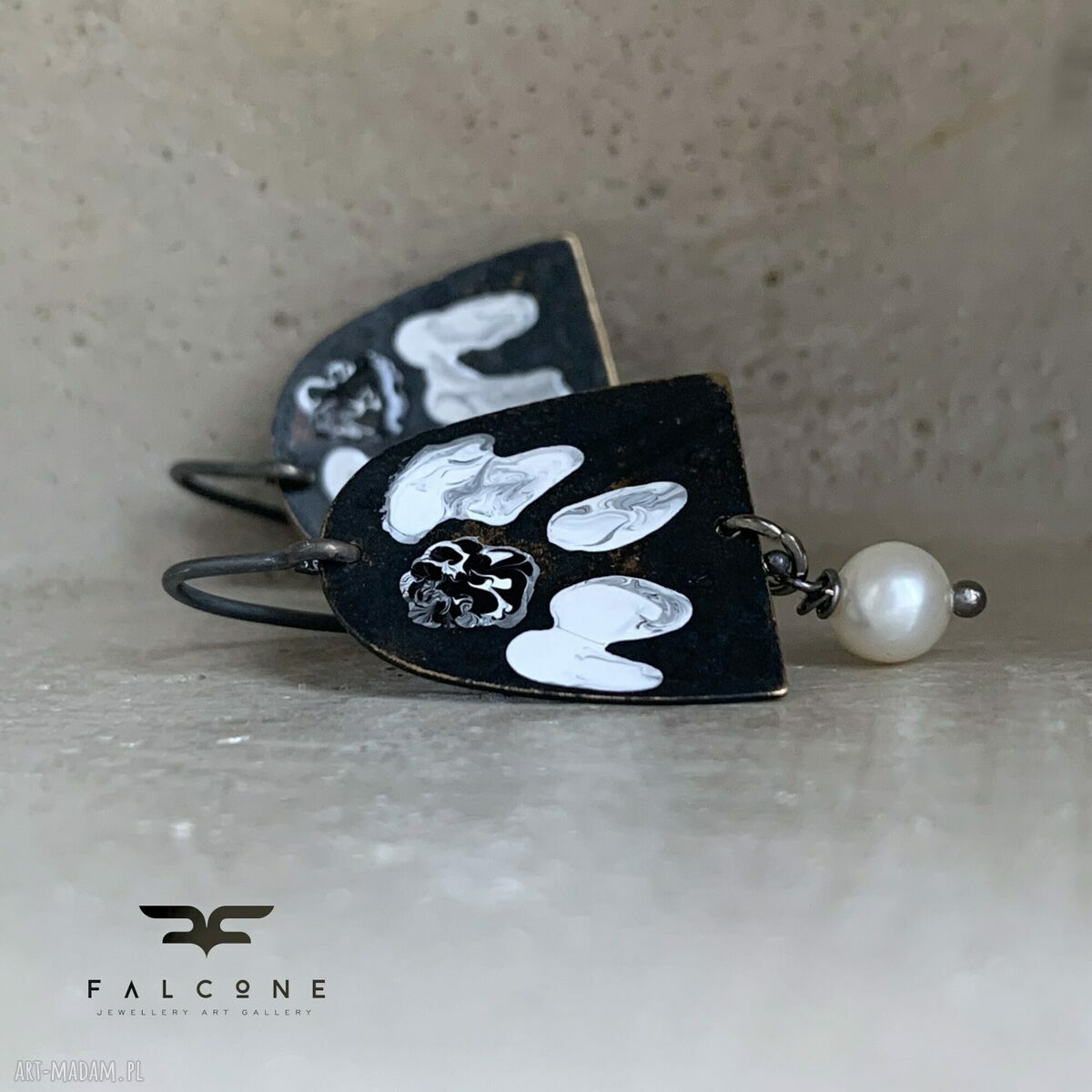 Kolczyki Flower with Pearl - białe i szare kwiaty z perłą