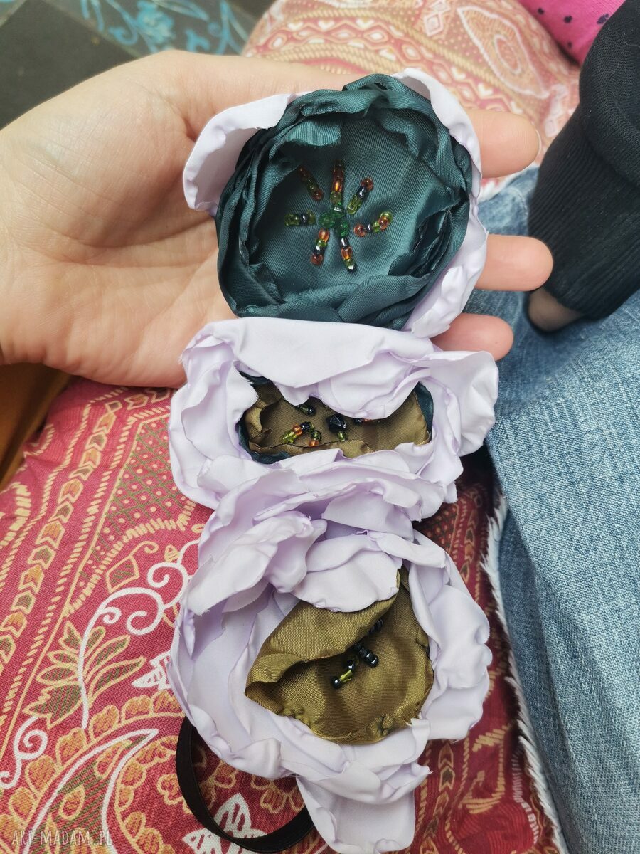 Wianek uniwersalny na gumce z dużymi kwiatami boho - box X1