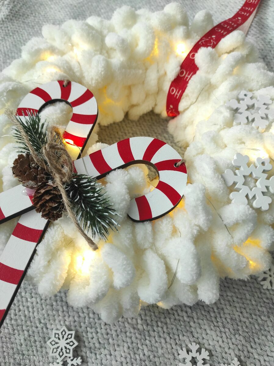 Wianek bożonarodzeniowy na ścianę w kolorze ecru z oświetleniem LED, ok. 29 cm
