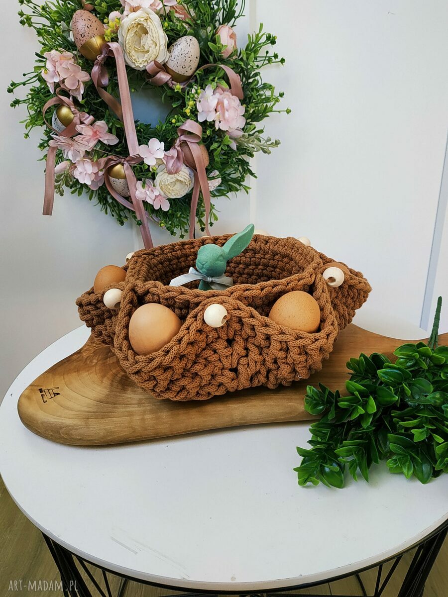 Karmelowy koszyk wielkanocny z przegródkami na jajka - handmade