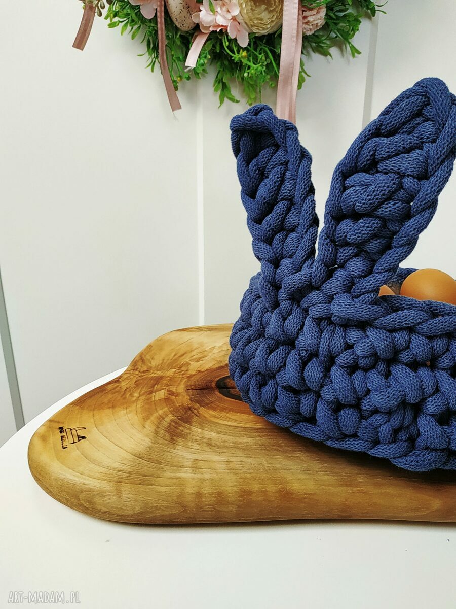 Koszyk wielkanocny zajączek z uszami „The easter bunny” - jeansowy koszyczek na jajka