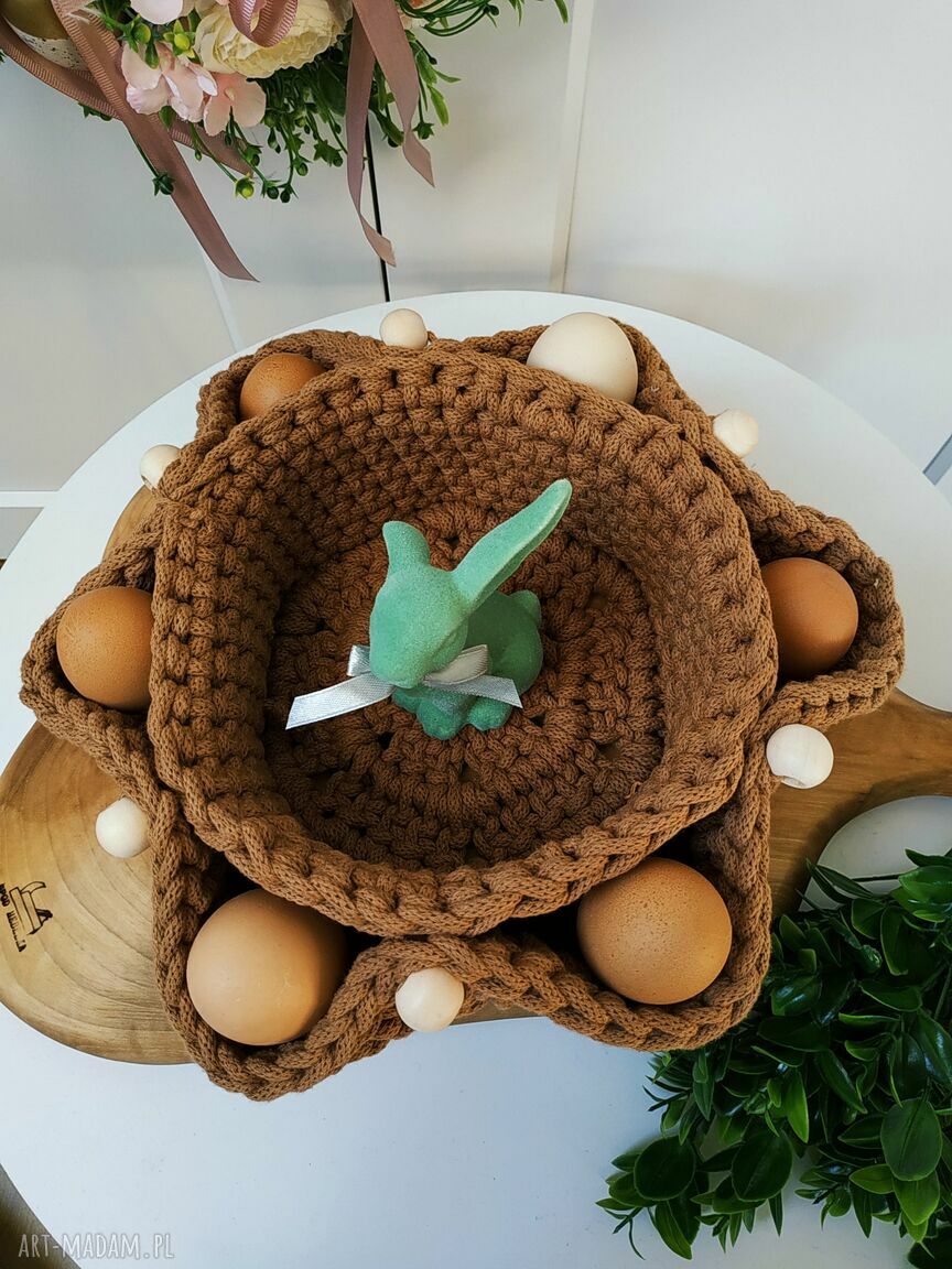 Karmelowy koszyk wielkanocny z przegródkami na jajka - handmade