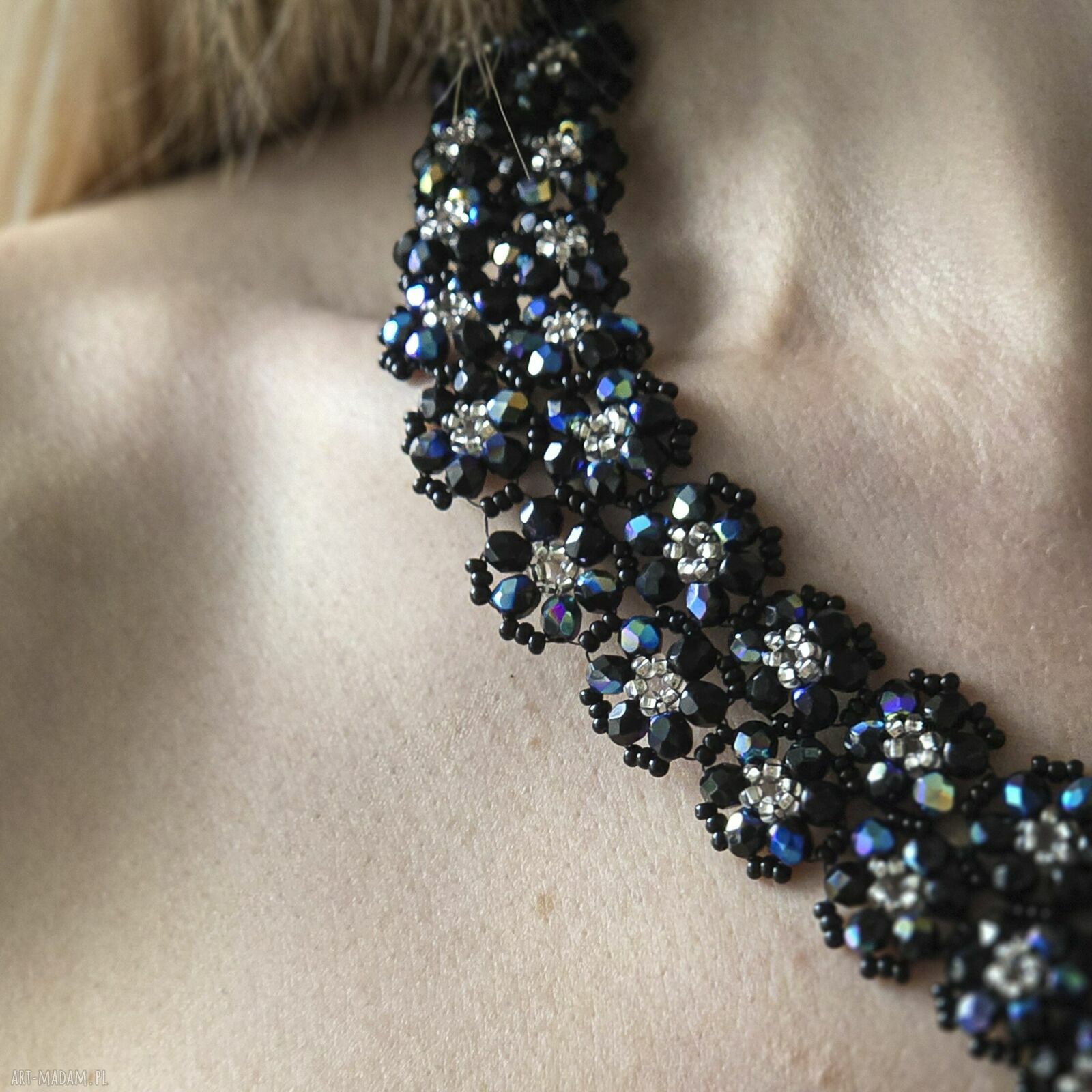 Naszyjnik „Wielki Gatsby” - ręcznie tkany choker z koralików szklanych (V-shape)