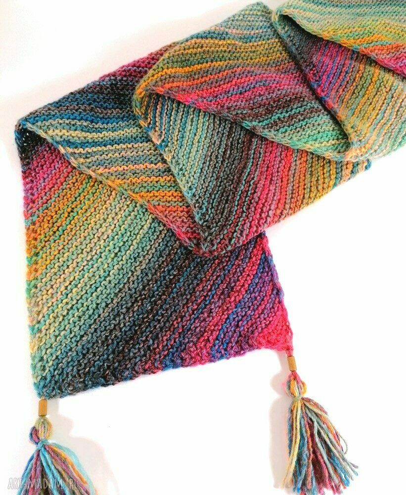 Wielobarwny szal z frędzlami na drutach - handmade