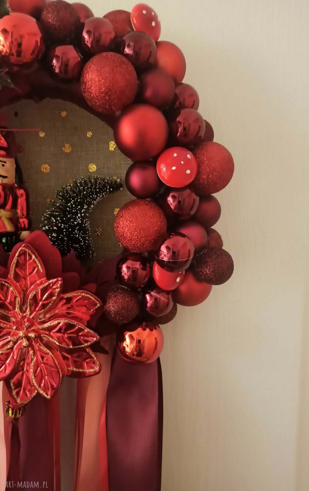 Świąteczny wieniec w czerwieni - czerwony wianek bożonarodzeniowy handmade