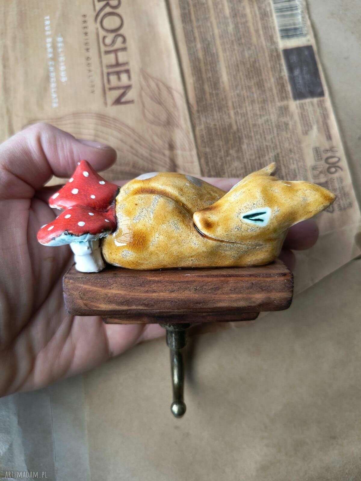 Wieszaczek z sarenką - leśna dekoracja z ceramiki handmade