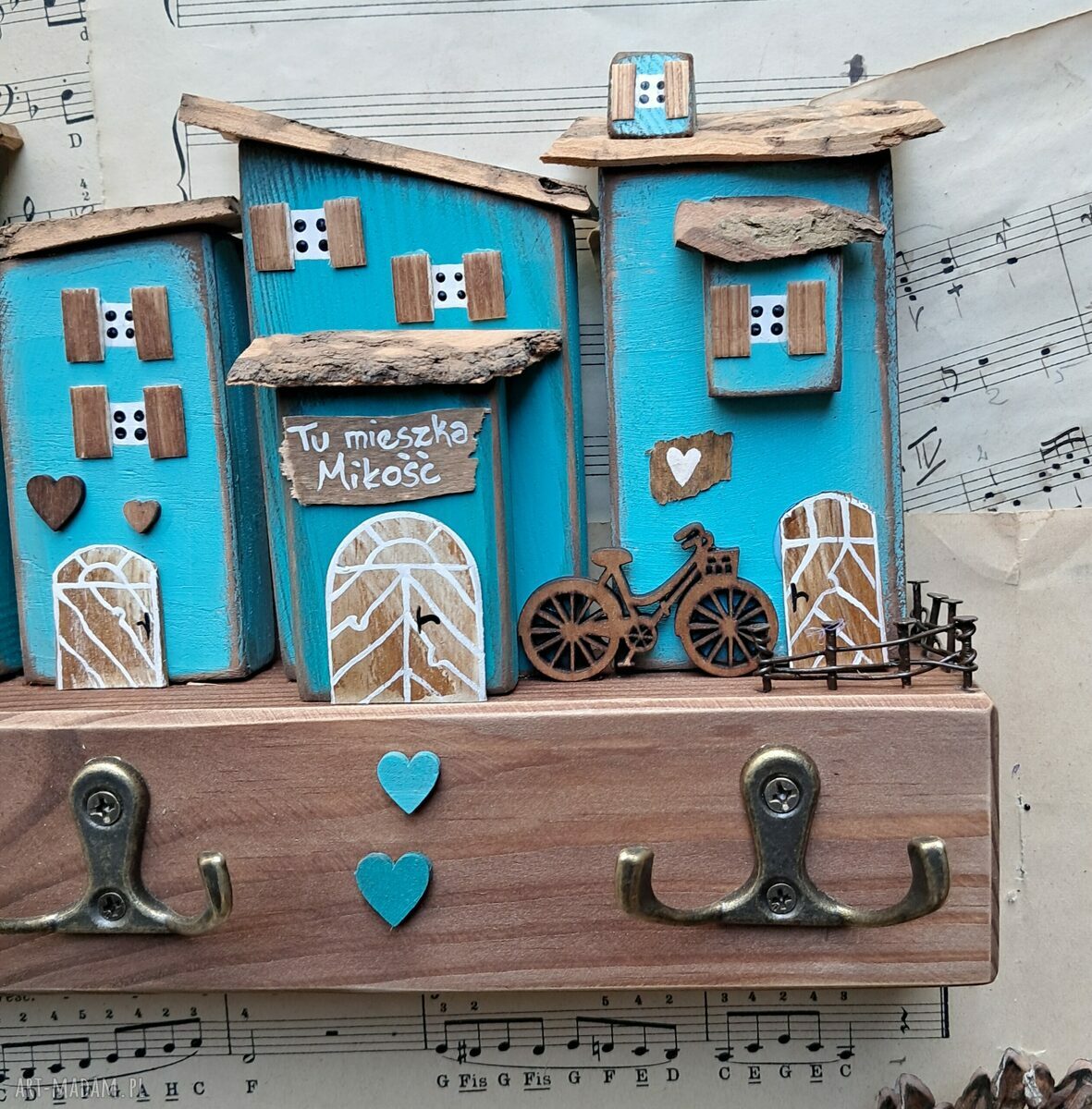 Turkusowy wieszak z drewnianymi domkami na klucze - rustykalny handmade