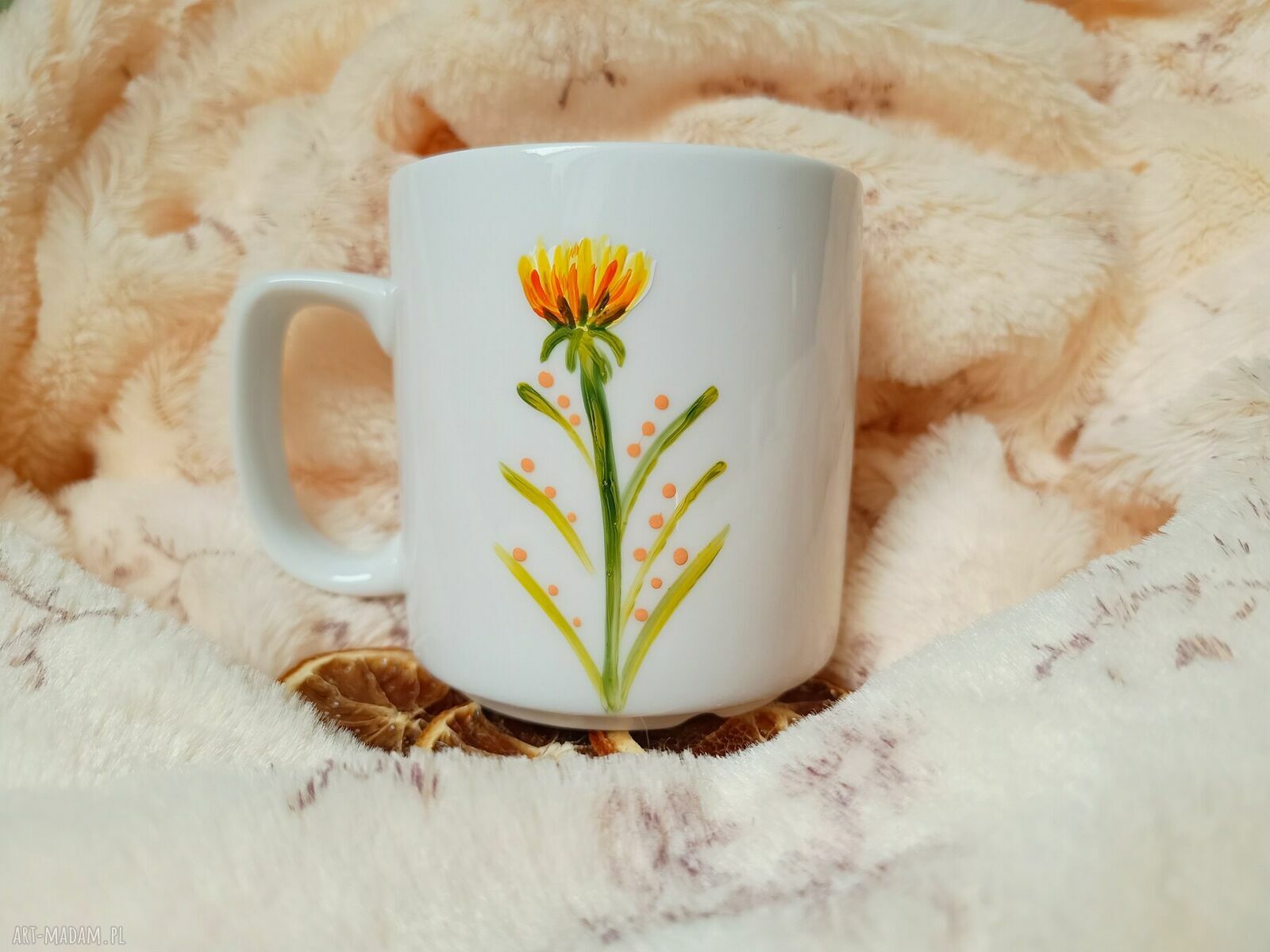 Kubek porcelanowy 270 ml z wiewiórką na kwietnej łące - ręcznie malowany