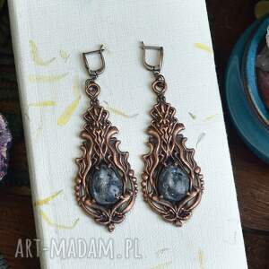 wiktoriańskie miedziane wiszące kolczyki z kamieniem