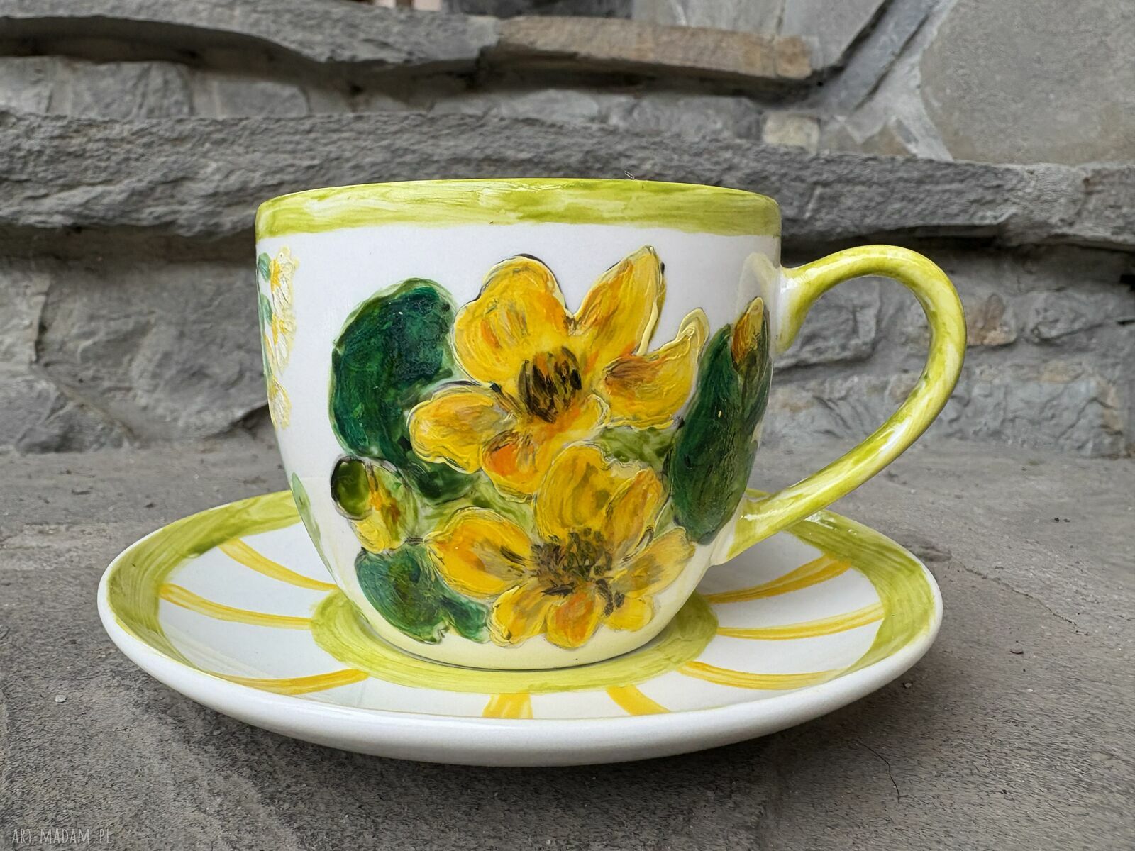 Wiosenna porcelanowa filiżanka ręcznie malowana
