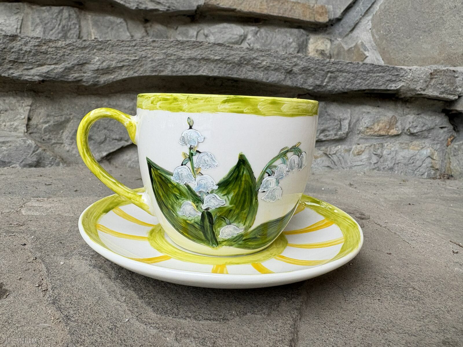 Wiosenna porcelanowa filiżanka ręcznie malowana