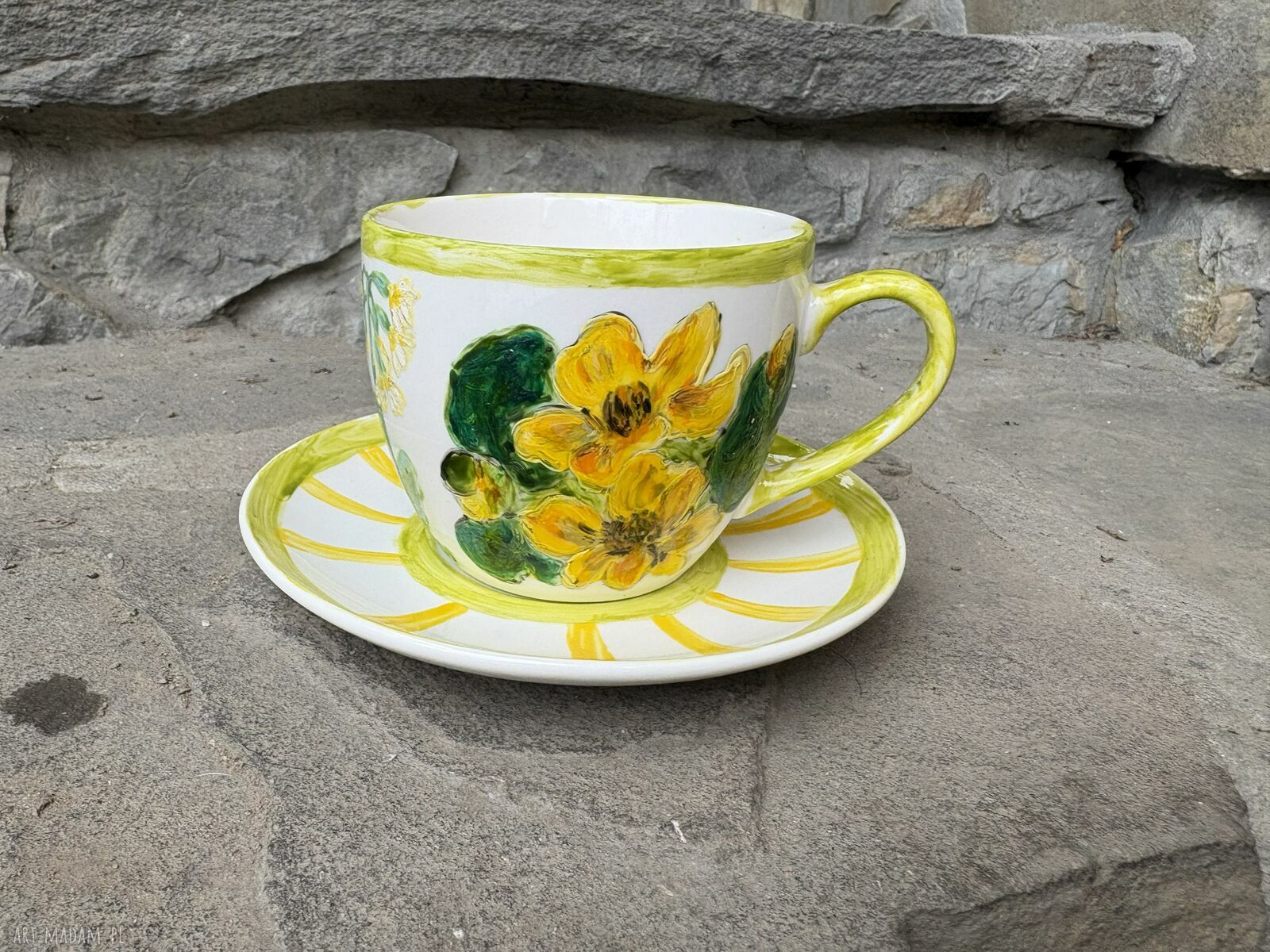 Wiosenna porcelanowa filiżanka ręcznie malowana