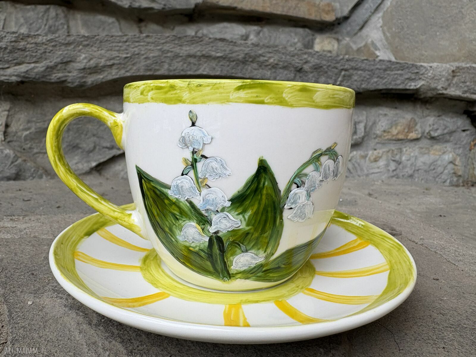 Wiosenna porcelanowa filiżanka ręcznie malowana
