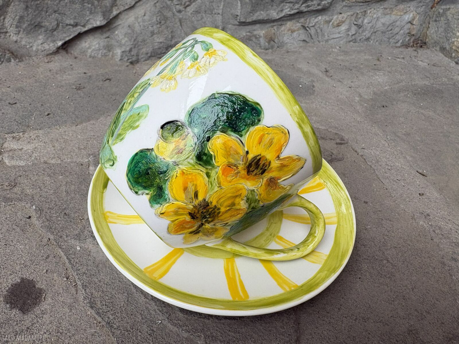 Wiosenna porcelanowa filiżanka ręcznie malowana