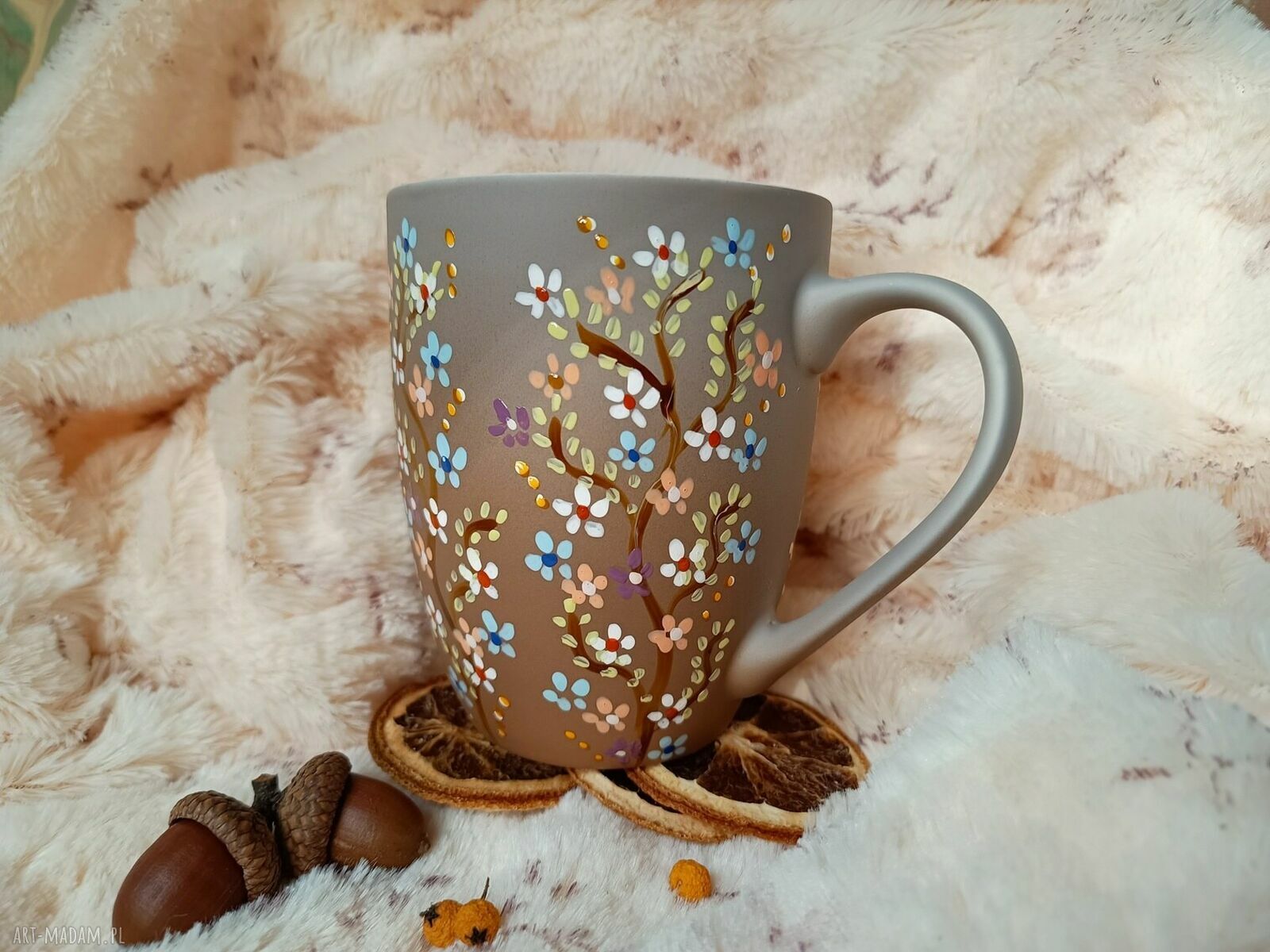 Wiosenne drzewka - ręcznie malowany kubek 300 ml