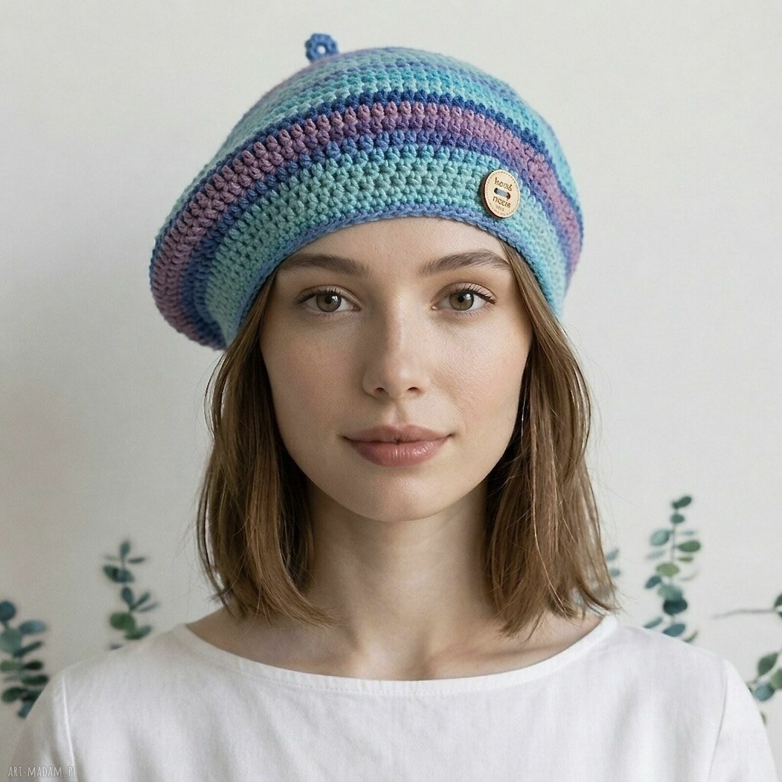Wiosenny beret damski z antenką - ręcznie robiony z bawełny one size 54-59 cm