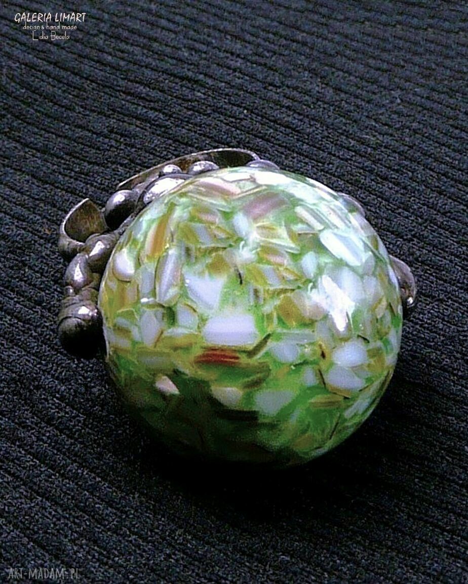 Wiosenny pierścionek Zielona muszla - autorski Tiffany handmade