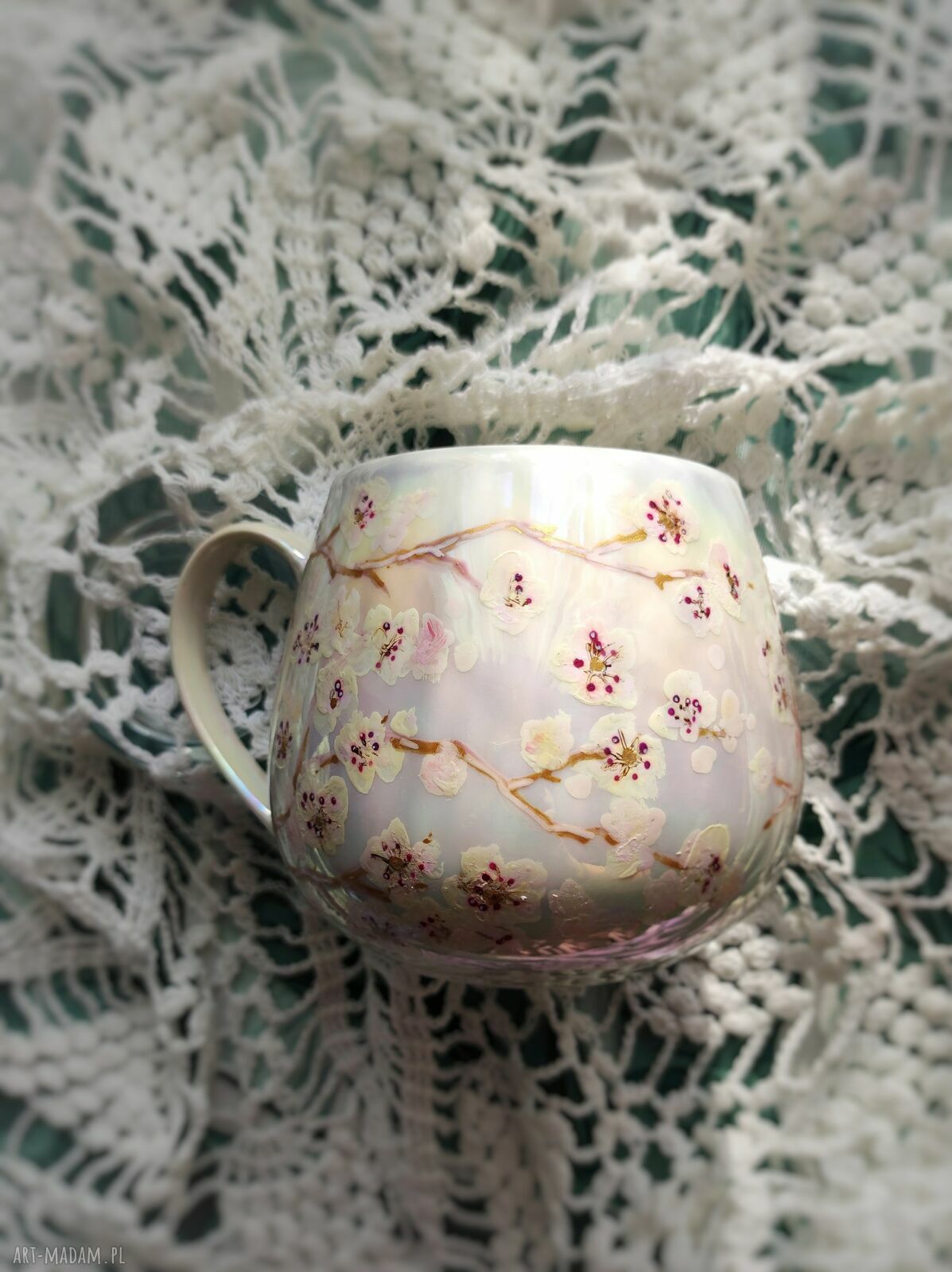 Wiosenny kubek OPAL z kwiatem wiśni - ręcznie malowany, porcelana 380 ml