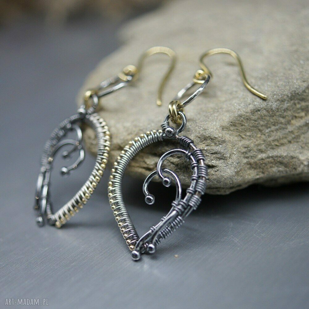 Długie kolczyki wire wrapping Lethias z oksydowanego i pozłacanego srebra