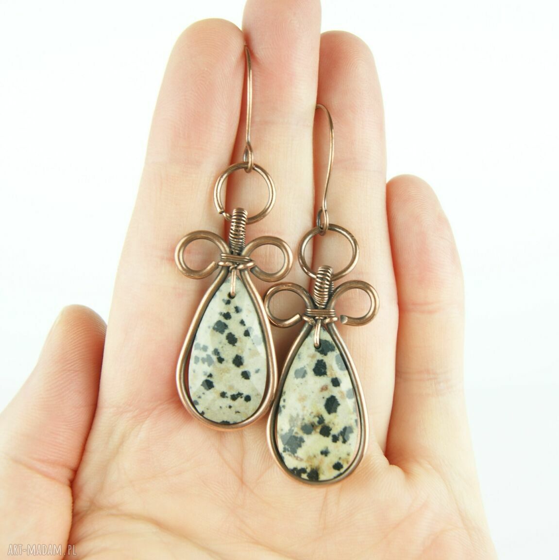 Miedziane kolczyki wire wrapping z jaspisem dalmatyńskim